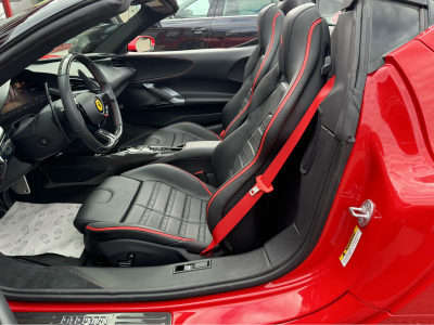 Ferrari SF90 SPIDER Full options Great best comfort seats 1 HAND