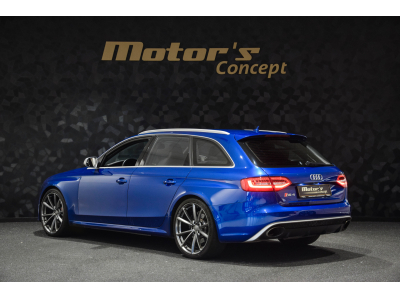 Audi RS4 B8 V8 4.2 FSI