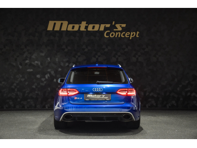 Audi RS4 B8 V8 4.2 FSI