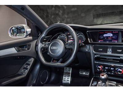 Audi RS4 B8 V8 4.2 FSI