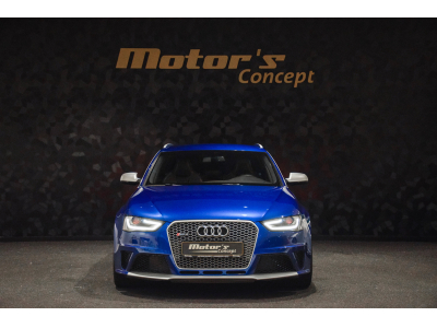 Audi RS4 B8 V8 4.2 FSI