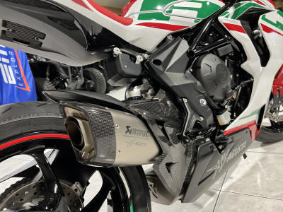 MV Agusta F3 800 RC kit racing  inclus.