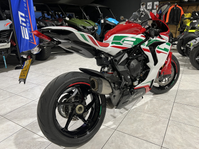 MV Agusta F3 800 RC kit racing  inclus.