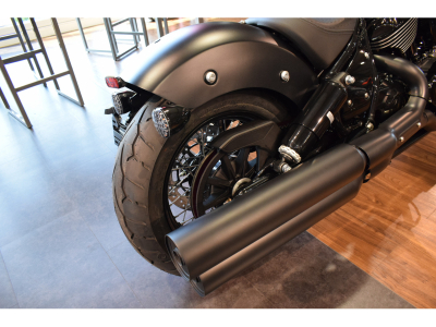 Indian Chief Bobber Dark Horse Black Smoke