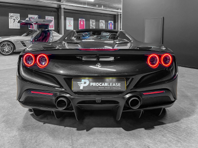 Ferrari F8 Spider SPIDER F1 VOLL/CARBON/20/LIFT/PASSENGER D