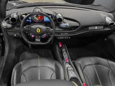 Ferrari F8 Spider SPIDER F1 VOLL/CARBON/20/LIFT/PASSENGER D