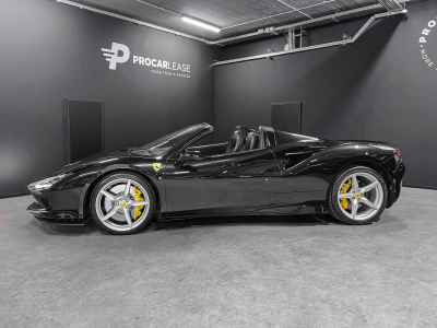 Ferrari F8 Spider SPIDER F1 VOLL/CARBON/20/LIFT/PASSENGER D