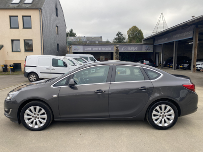 Opel Astra Limousine Cosmo 1.6cdti 136 cuir Xenon