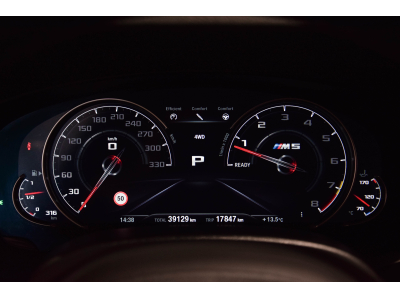 BMW M5 F90 4.4 V8