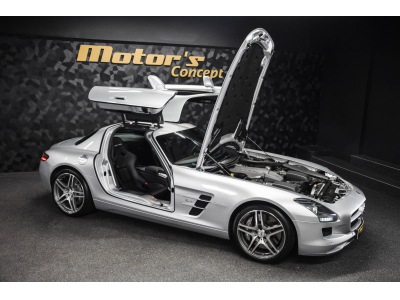 Mercedes-Benz SLS AMG