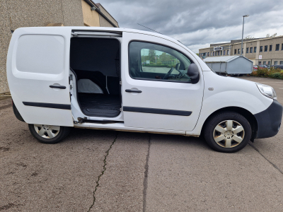 Renault Kangoo 1.5 DCI Fourgon (Pack Clim) 8990€ TTC