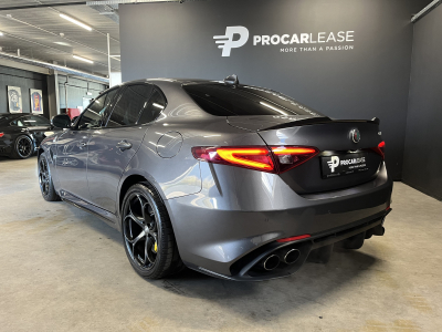 Alfa Romeo Giulia QUADRIFOGLIO 2.9 V6 AT8 / HARMANN KARDON / CARBON