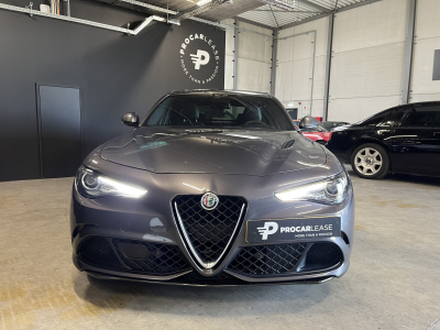 Alfa Romeo Giulia QUADRIFOGLIO 2.9 V6 AT8 / HARMANN KARDON / CARBON