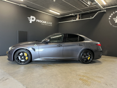 Alfa Romeo Giulia QUADRIFOGLIO 2.9 V6 AT8 / HARMANN KARDON / CARBON