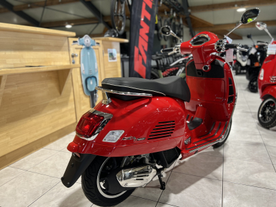 Vespa GTS Super 300