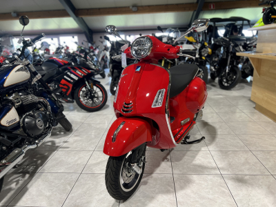 Vespa GTS Super 300