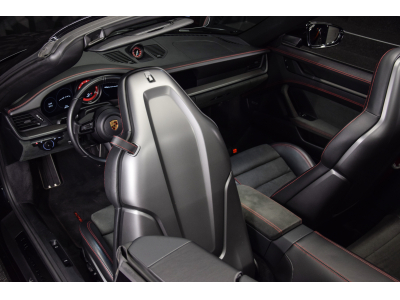 Porsche 992 Carrera 4 GTS Cabriolet PDK