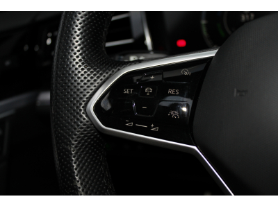 Volkswagen Touareg R E-Hybrid 462Ch | LLD 990e/Mois | PANO | ATTELAGE | ACC