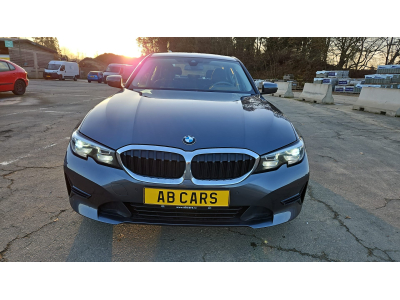 BMW 318 318d Navi Camera Apple CarPlay 32.000km