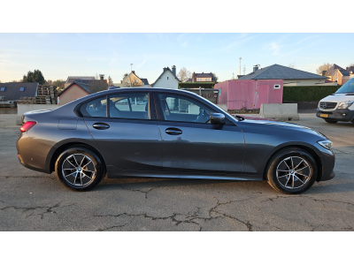 BMW 318 318d Navi Camera Apple CarPlay 32.000km