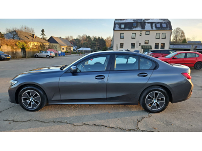 BMW 318 318d Navi Camera Apple CarPlay 32.000km