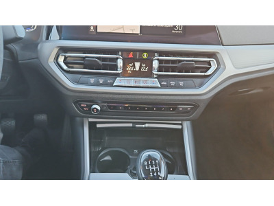 BMW 318 318d Navi Camera Apple CarPlay 32.000km