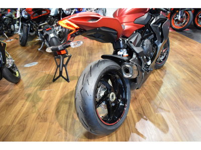 MV Agusta F3 800 RR Fire red matt  kit racing inclus.