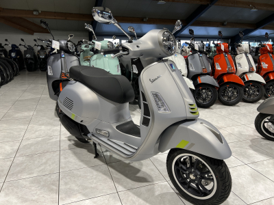 Vespa GTS Super Tech 125 Grigio entusiasta matt acc. CM273384 + 606525M