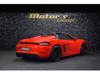 Porsche 718 Spyder 4.0 PDK