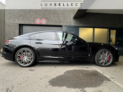 Porsche Panamera TURBO