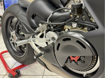 Ducati Panigale V4 SP N°672 AKRAPOVIC 1 HAND