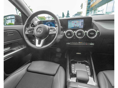 Mercedes-Benz GLA 180 GLA 180/APPLECARPLAY/AMG/18/KAMERA/LED/MERCEDES SERVICE