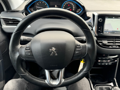 Peugeot 2008 PEUGEOT 2008 ALLURE NAVI LEDER KAMERA MFL