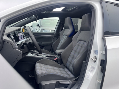 Volkswagen Golf GTE VIII /eHybrid/1.4 TSi (245cv)/Pano/ACC/18/Digital Cockpit/NaviLED