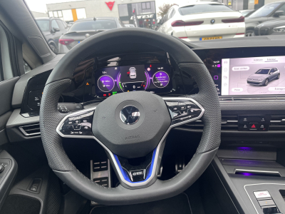 Volkswagen Golf GTE VIII /eHybrid/1.4 TSi (245cv)/Pano/ACC/18/Digital Cockpit/NaviLED