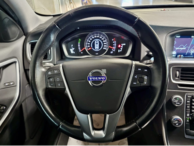 Volvo V60 T3 AUTO NAVI