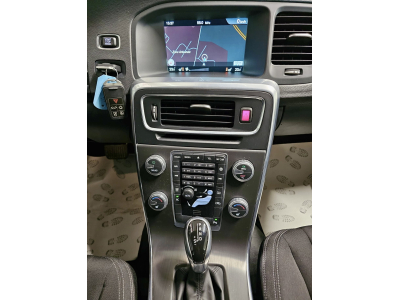 Volvo V60 T3 AUTO NAVI