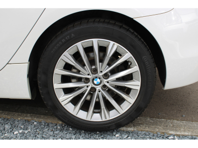 BMW 225 I XDRIVE LUXURY 1.HAND CUIR BI-XENON NAVI 4X4