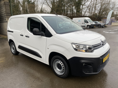 Citroën Berlingo 1.6 Hdi 55KW Navi PDC AR Apple Carplay Tempomat