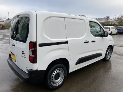 Citroën Berlingo 1.6 Hdi 55KW Navi PDC AR Apple Carplay Tempomat