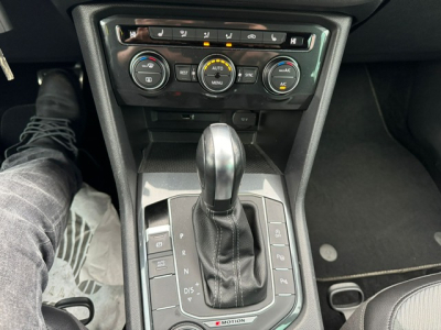 Volkswagen Tiguan VOLKSWAGEN TIGUAN R-LINE 4MOTION NAVI LED LEDER KAMERA DIGITAL COCKPIT