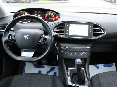 Peugeot 308 PANO NAVI 1 Hand