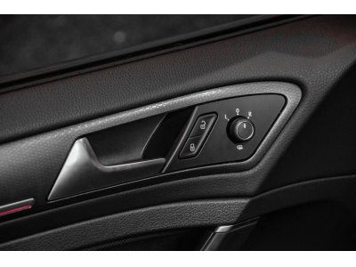 Volkswagen Golf GTI 7