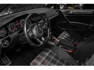 Volkswagen Golf GTI 7