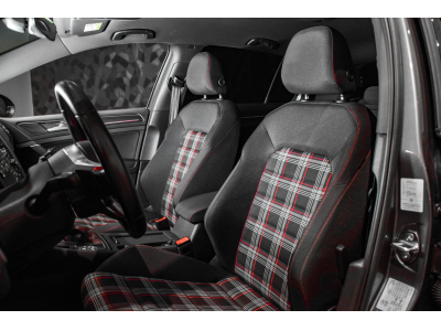 Volkswagen Golf GTI 7