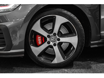 Volkswagen Golf GTI 7