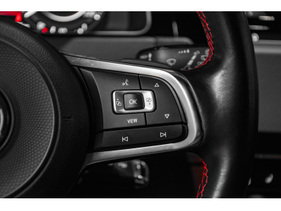 Volkswagen Golf GTI 7