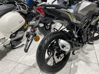 Benelli BN 125 GRIS