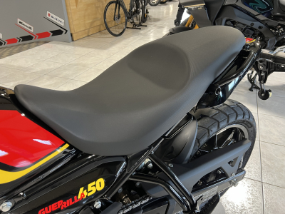 Royal Enfield Guerrilla 450 PLAYA  BLACK