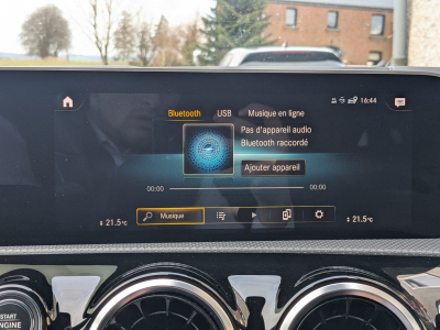 Mercedes-Benz CLA 180 Shooting Brake 180D PACK AMG AUTO CARPLAY GPS LED